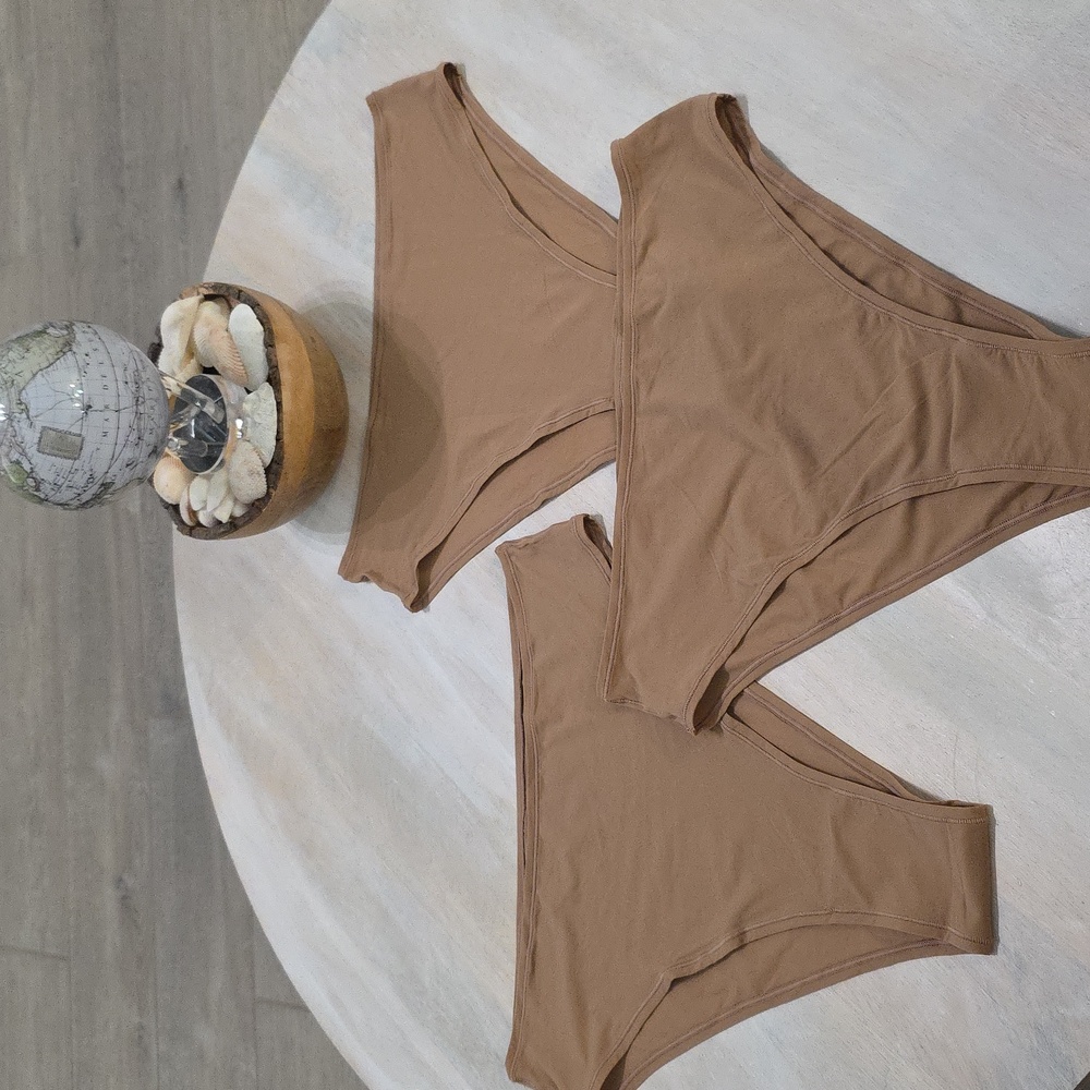 3pcs NWOT SKIMS Fits Everybody Cheeky Brief / 4X/OCHRE - Picture 1 of 12